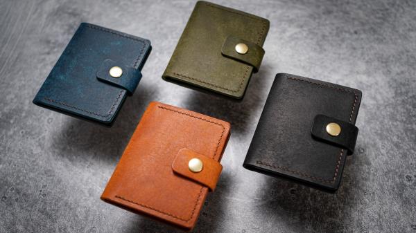 Chicago #5 handmade stylish wallet has a minimalist design and a lifetime warranty